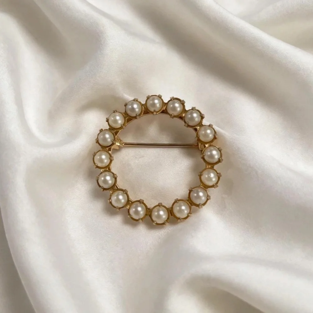 Gold Pearl Circle Brooch